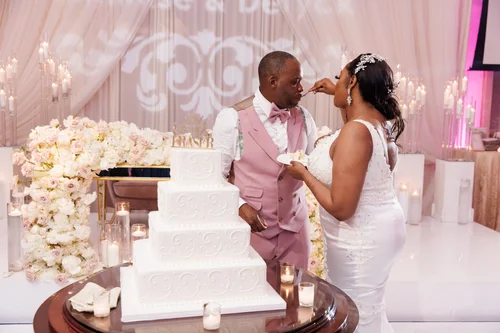 Antinise & Deryck — wedding florals photograph 11