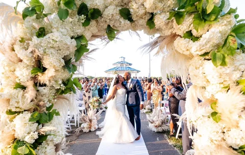 Behind the Scenes — wedding florals photograph 8